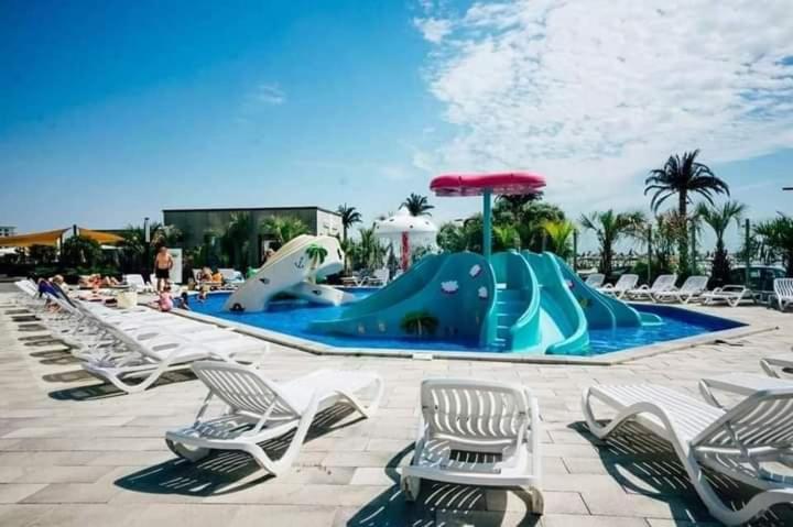 Alezzi Resort Luxury Apartament Prima Linie La Mare Năvodari Exteriör bild